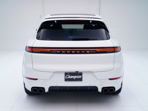 Used 2025 Porsche Cayenne S image 10
