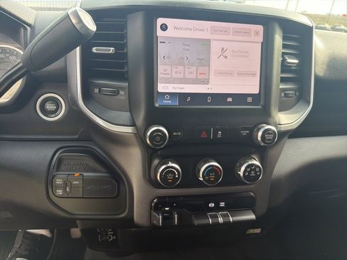 Used 2022 RAM 2500 Big Horn w/ Cold Weather Group image 11