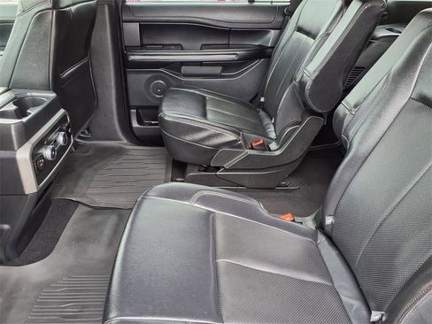 Used 2021 Ford Expedition XLT image 11