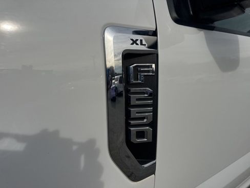 Used 2021 Ford F250 XL w/ Power Equipment Group image 29