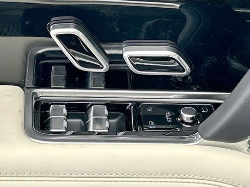 New 2026 Land Rover Range Rover SE image 22