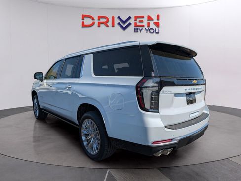 New 2026 Chevrolet Suburban High Country AWD/4WD image 3