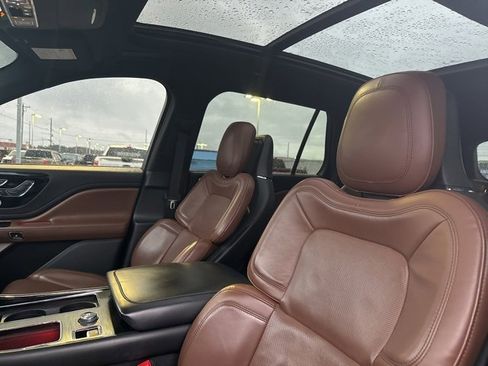 Used 2020 Lincoln Aviator Reserve w/ Equipment Group 202A image 12