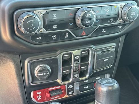 Used 2022 Jeep Wrangler Unlimited Rubicon w/ LED Lighting Group image 30