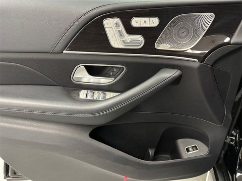 Used 2022 Mercedes-Benz GLS 580 4MATIC image 14