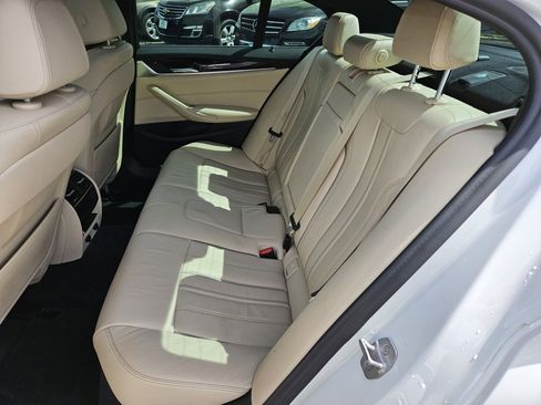 Used 2017 BMW 530i w/ Premium Package image 18