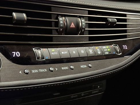 Used 2018 Lexus LS 500h AWD image 11