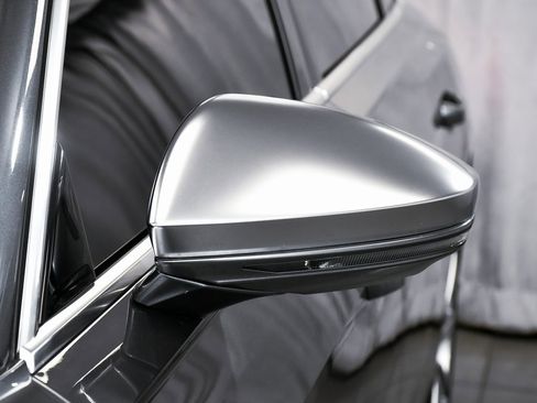 Used 2023 Audi S8 image 92