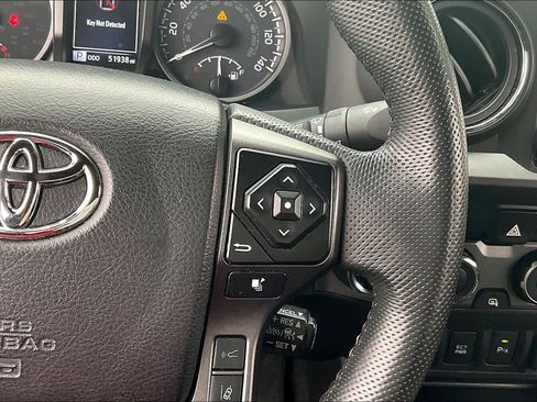 Used 2023 Toyota Tacoma TRD Off-Road image 21