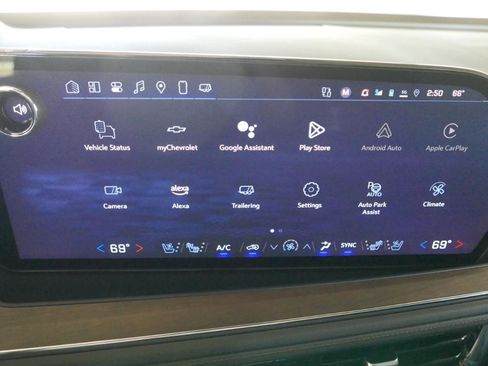 Used 2025 Chevrolet Suburban High Country AWD/4WD image 38