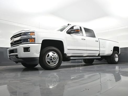 Used 2019 Chevrolet Silverado 3500 High Country w/ Duramax Plus Package AWD/4WD image 25