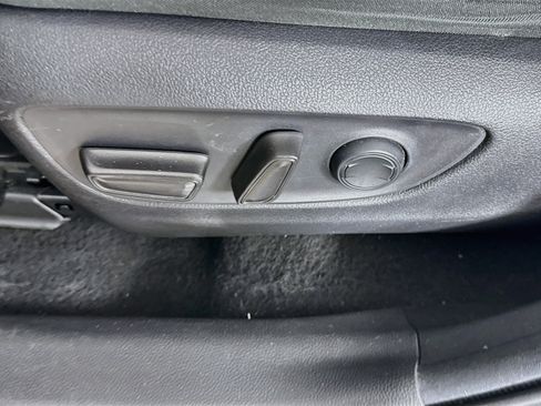 Used 2021 Toyota RAV4 XLE AWD/4WD image 22