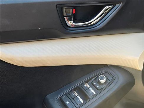 Used 2021 Subaru Ascent Premium w/ Convenience Package image 9