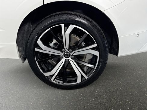 Used 2023 Volvo XC60 B6 Ultimate w/ Protection Package Premier AWD/4WD image 34