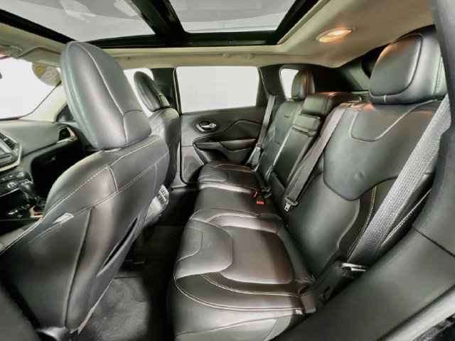 Used 2015 Jeep Cherokee Limited AWD/4WD image 24