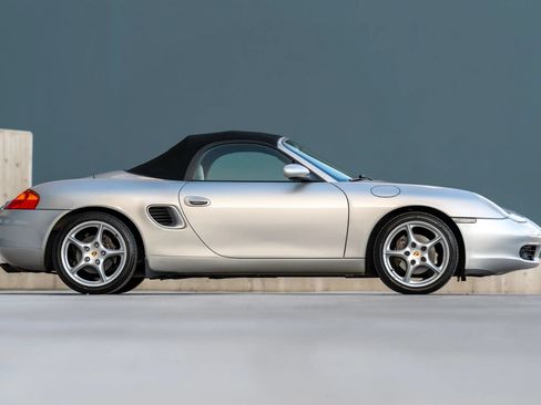 Used 1999 Porsche Boxster RWD image 15