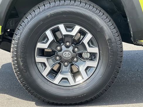 Certified 2023 Toyota Tacoma TRD Off-Road w/ TRD Premium Off Road Package AWD/4WD image 33