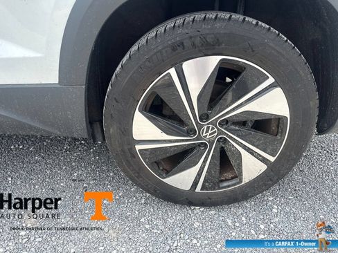Used 2023 Volkswagen Taos SE w/ Panoramic Sunroof Package AWD/4WD image 20