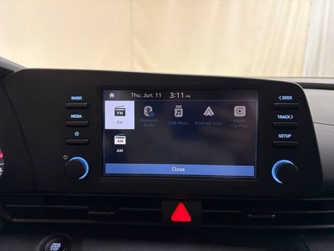 Used 2025 Hyundai Elantra Sport FWD image 33