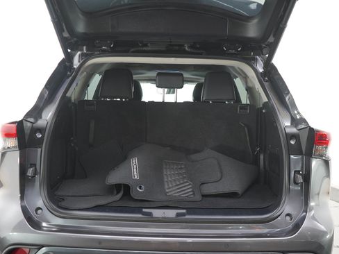 Used 2023 Toyota Highlander Limited AWD/4WD image 17