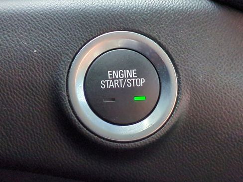 Used 2023 GMC Terrain SLE w/ Driver Convenience Package image 17