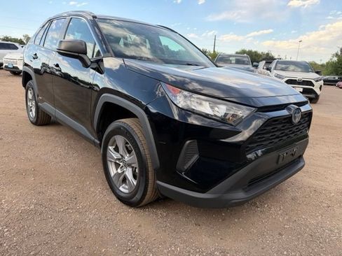 Used 2022 Toyota RAV4 LE AWD/4WD image 8