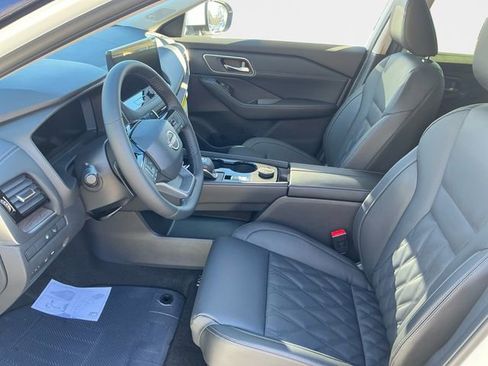 New 2026 Nissan Rogue Platinum image 10