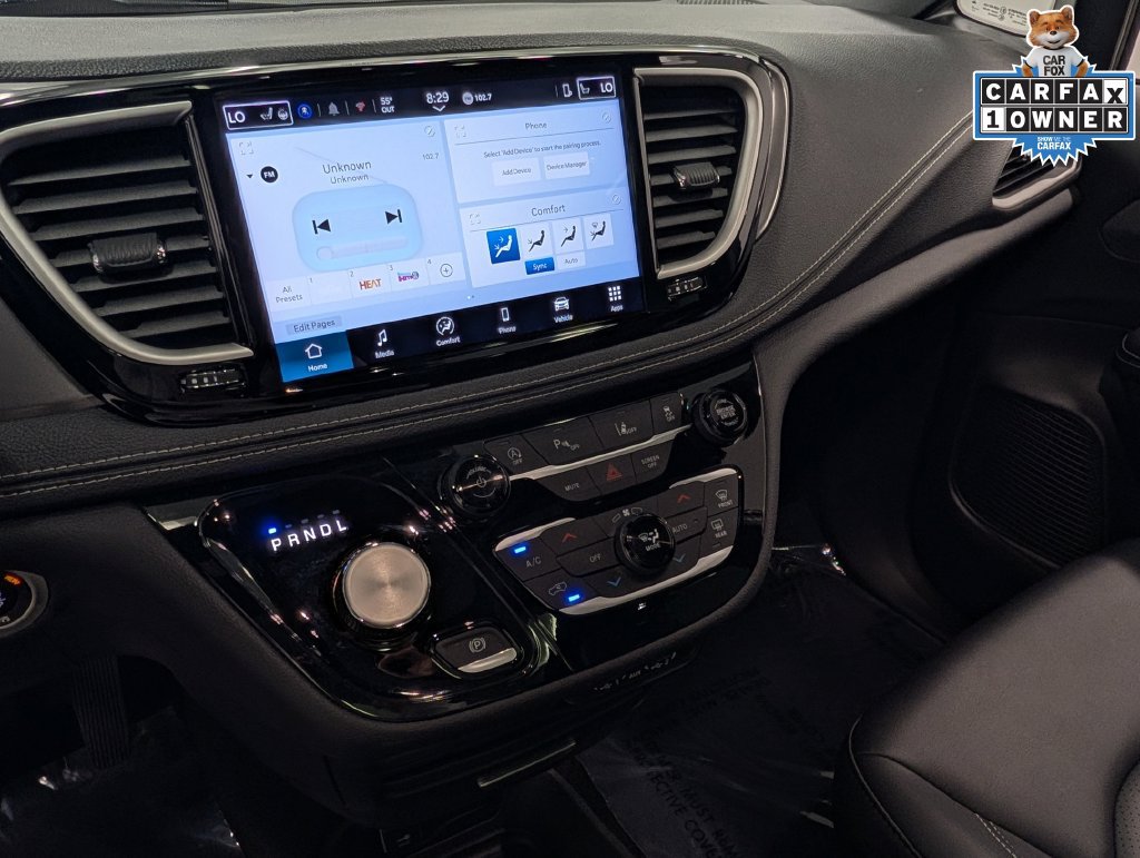 Used 2025 Chrysler Pacifica Select FWD image 12