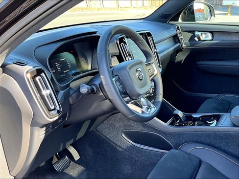 Used 2023 Volvo C40 P8 Recharge Plus w/ Protection Package Premier AWD/4WD image 17
