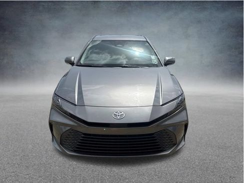 Used 2025 Toyota Camry Hybrid FWD image 2