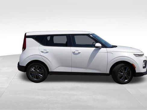 Used 2020 Kia Soul EX FWD image 3