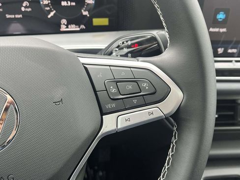 New 2026 Volkswagen Tiguan SE AWD/4WD image 18