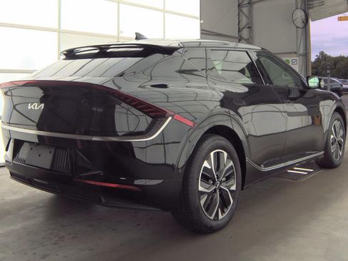 Certified 2024 Kia EV6 Wind w/ Wind Technology Package AWD/4WD image 5