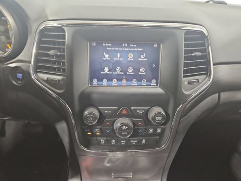 Used 2019 Jeep Grand Cherokee Laredo RWD image 19