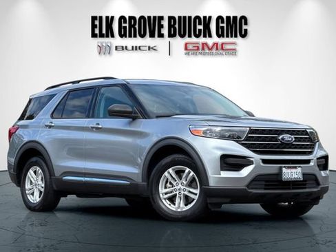 Used 2021 Ford Explorer XLT AWD/4WD image 2