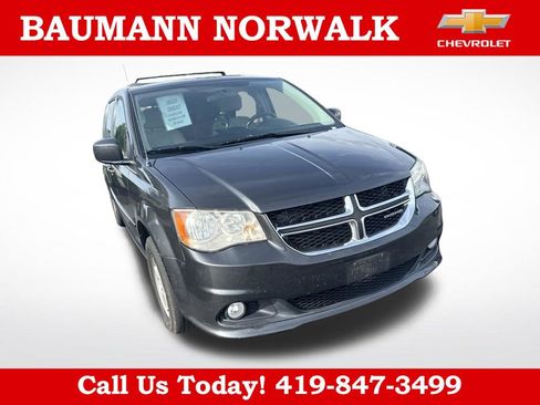 Used 2011 Dodge Grand Caravan Crew w/ Entertainment Group 1 FWD image 3