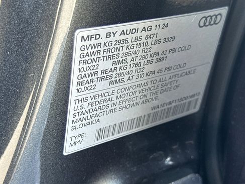 Used 2025 Audi Q8 Premium Plus w/ Premium Plus Package image 38