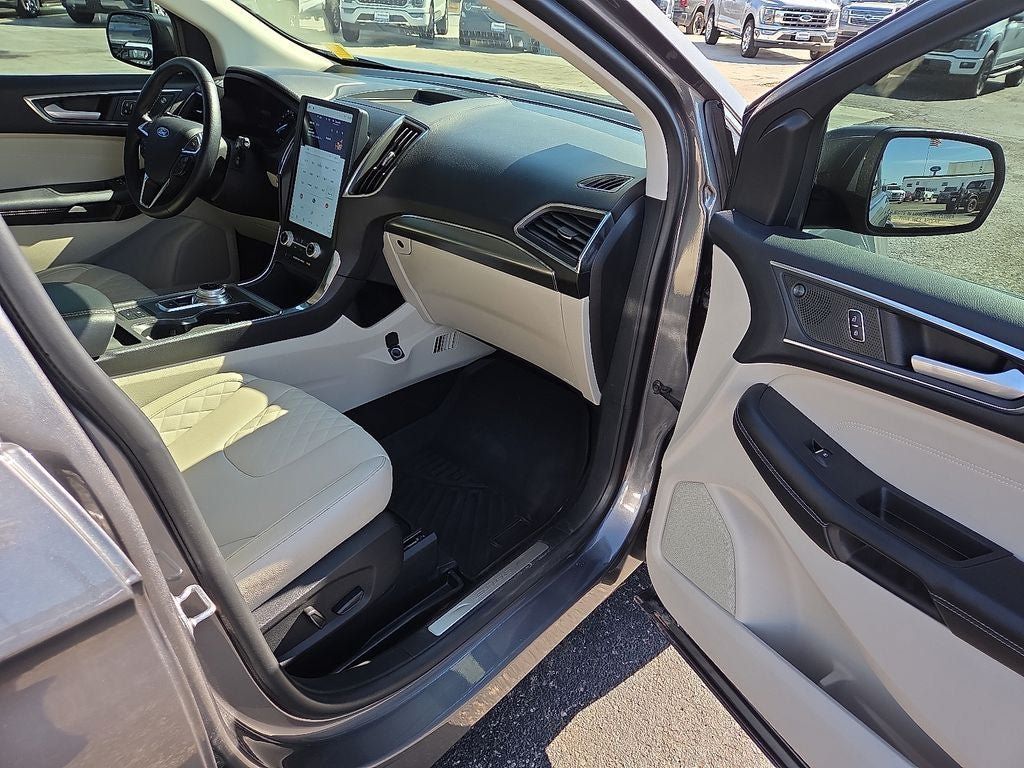 Used 2024 Ford Edge Titanium AWD/4WD image 12
