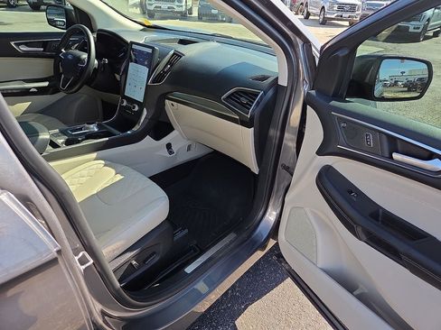 Used 2024 Ford Edge Titanium AWD/4WD image 12