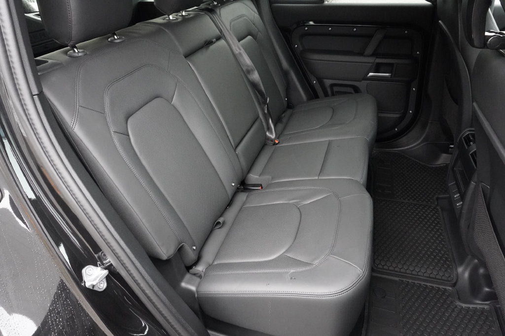New 2026 Land Rover Defender 110 X-Dynamic SE AWD/4WD image 27