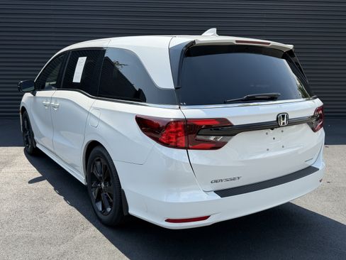 Used 2023 Honda Odyssey Sport image 3