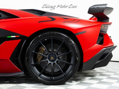 Used 2019 Lamborghini Aventador SVJ AWD/4WD image 4
