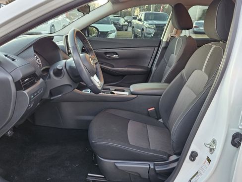 Used 2021 Nissan Sentra SV image 3