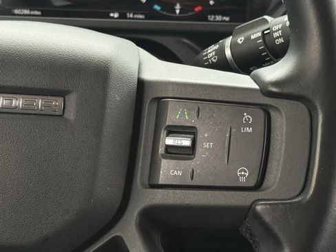 Used 2023 Land Rover Defender 130 X-Dynamic SE image 17