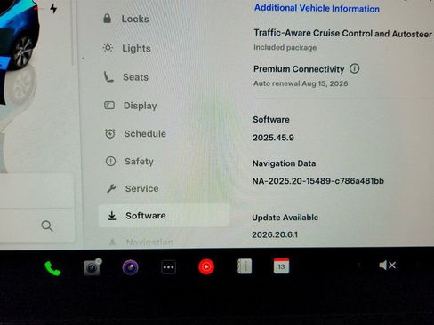 Used 2024 Tesla Model Y Long Range AWD/4WD image 18
