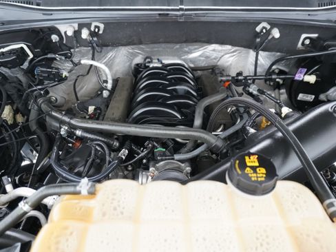 Used 2015 Ford F150 Platinum w/ Equipment Group 701A Luxury AWD/4WD image 38