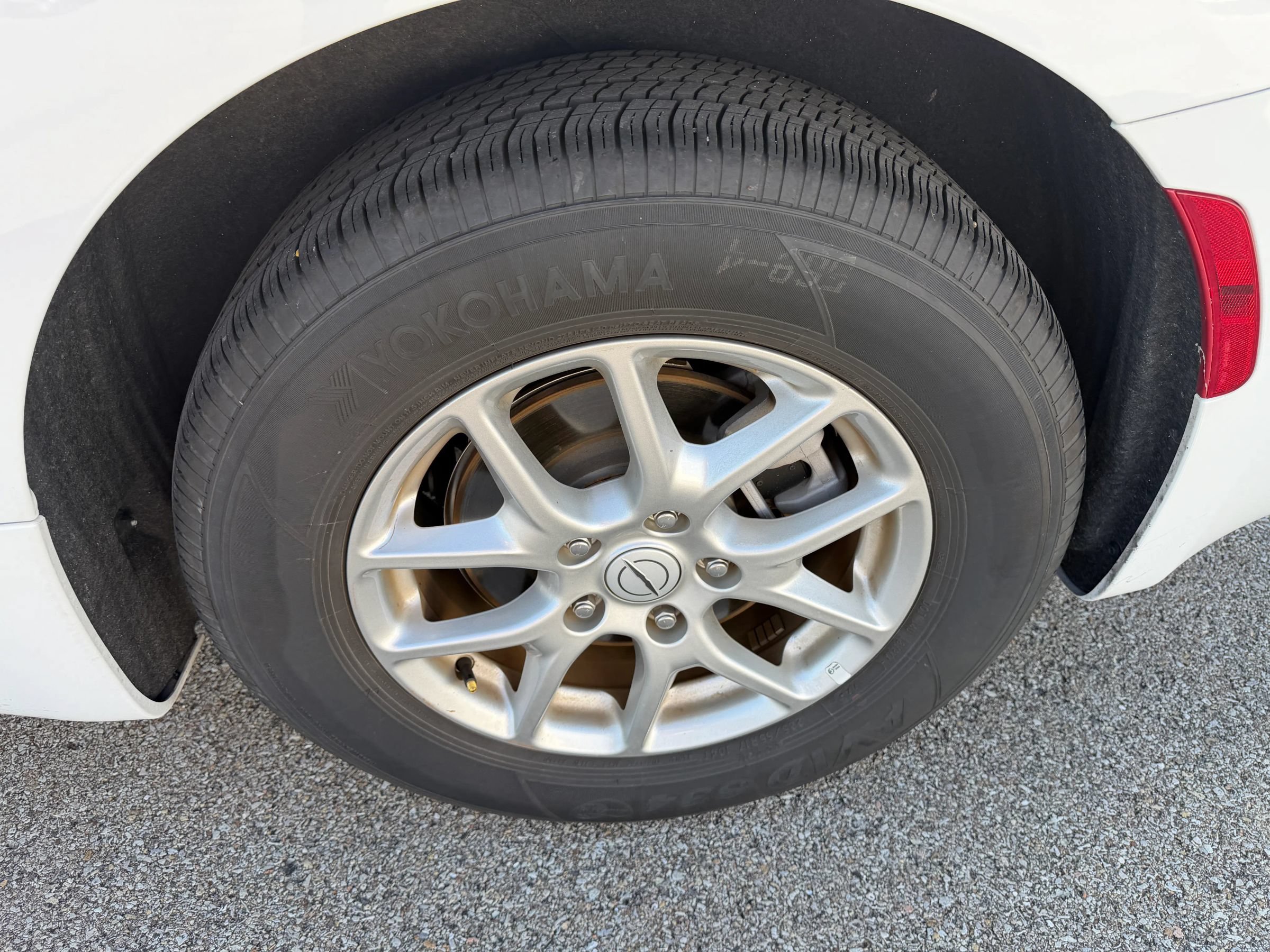 Used 2026 Chrysler Pacifica Select FWD image 2