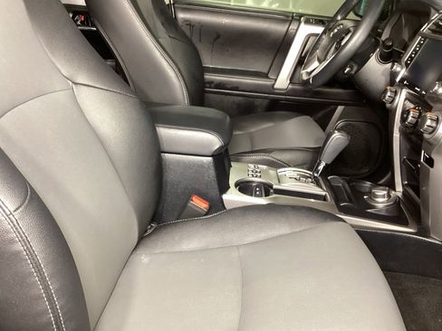 Used 2023 Toyota 4Runner SR5 Premium image 5