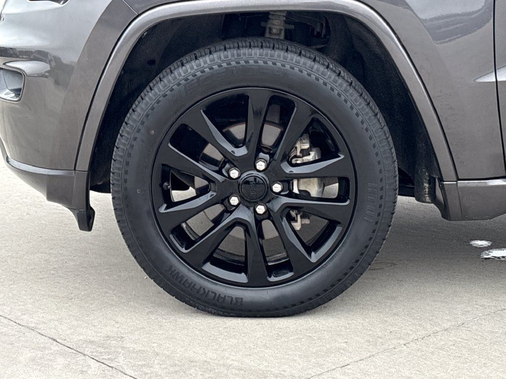 Used 2018 Jeep Grand Cherokee Altitude AWD/4WD image 33