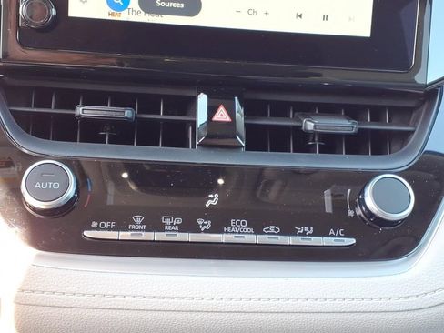 Used 2026 Toyota Corolla Cross LE image 20